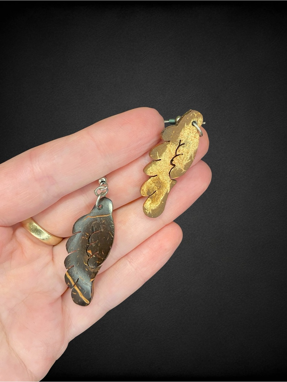 Vintage Costume Jewelry Earrings in Neutral Colours - Picture 5 of 10